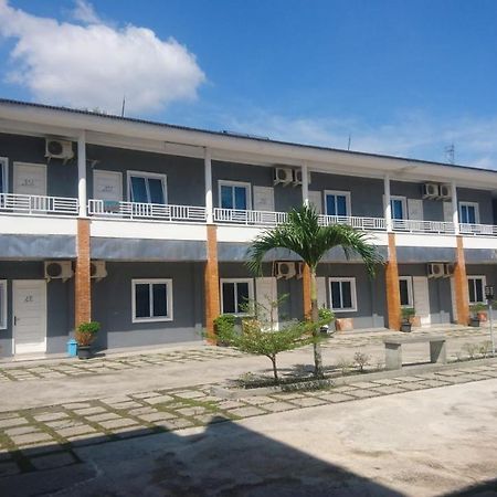 Liberty Homestay Parit  Exteriör bild