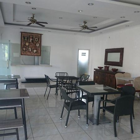 Liberty Homestay Parit  Exteriör bild